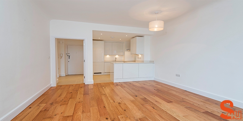 modern skirting board room shot