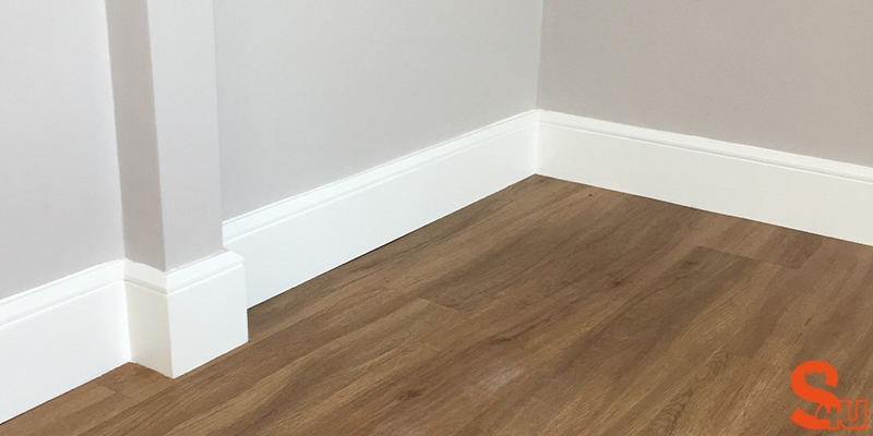 white-edge-groove-skirting-board