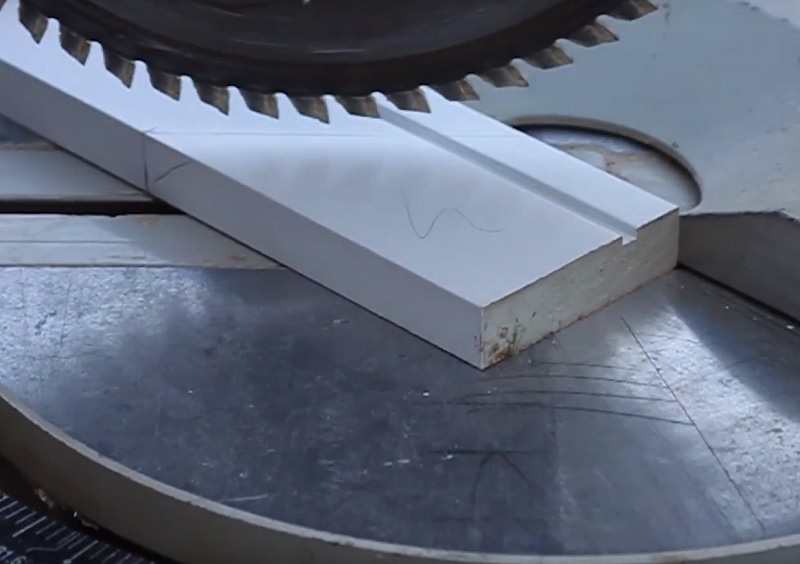 cutting archi with mitre saw