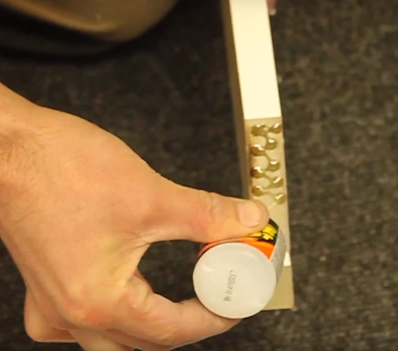 glueing architrave together