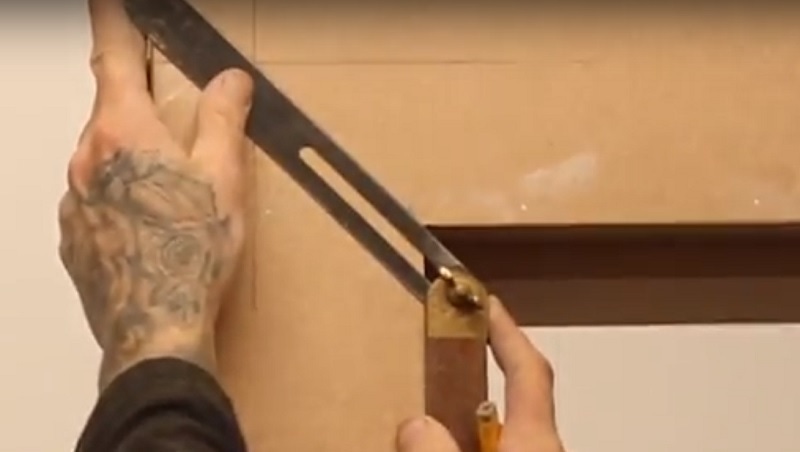 Finding angle for out of line door frame for architrave