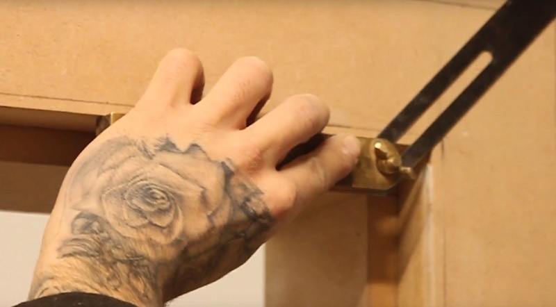 Marking out upright architrave for uneven door frame